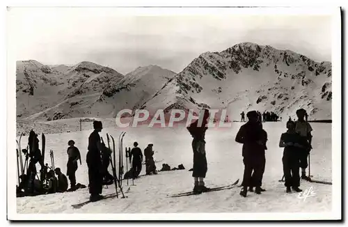 Cartes postales moderne Luchon Superbagneres Luchon Sports d&#39hiver Ski Skieurs au repos devant le Cecire