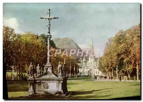 Cartes postales moderne Lourdes Notre Dame Calvaire breton et esplanade