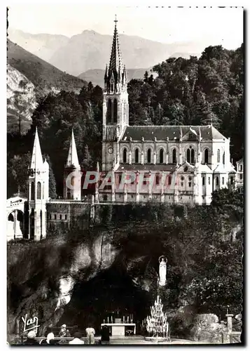 Cartes postales moderne Lourdes La Basilique et la Grotte