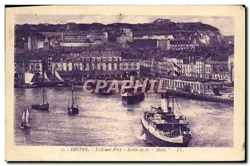 Ansichtskarte AK Dieppe L&#39Avant Port sortie de la Malle Bateau