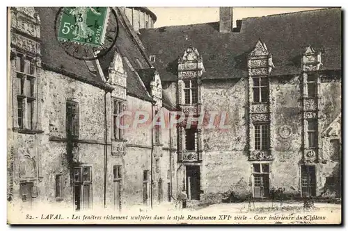 Cartes postales Laval Les Fenetres Cour interieure du chateau
