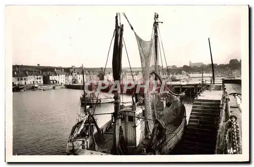 Cartes postales Cancale Le Port et les Quais Bateau