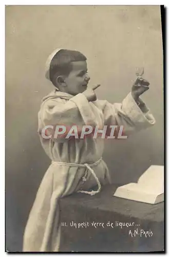 Cartes postales Un Petit Verre de Liqueur Enfant