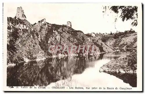 Cartes postales Crozant Les Ruines Vue Prise de la Route de Gargilesse