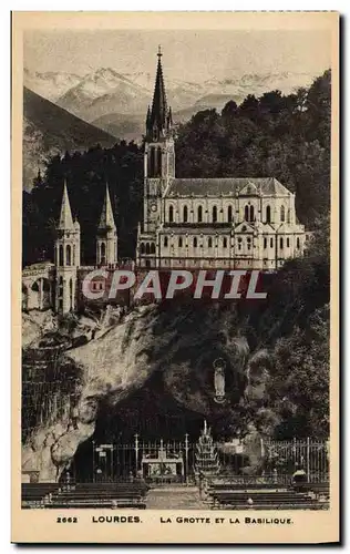 Cartes postales Lourdes La Grotte Et La Basilique