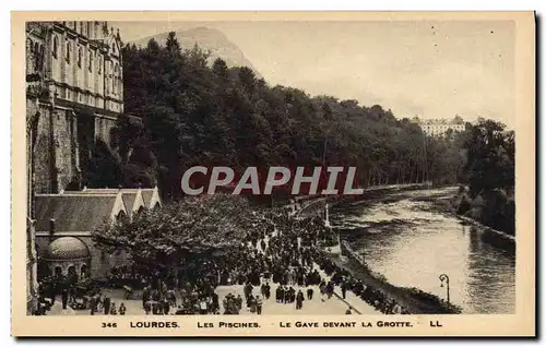 Cartes postales Lourdes Les piscines Le Gave devant la grotte