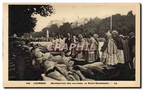 Ansichtskarte AK Lourdes Benediction Des Malades La Saint Sacrement