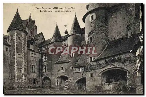 Ansichtskarte AK Fougeres Sur Bievre Le Chateau Cour Interieure