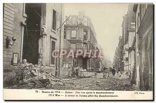 Cartes postales Reims Une Rue Apres Le Bombardement Militaria