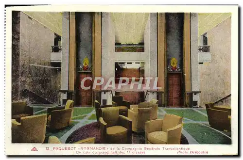 Cartes postales Paquebot Normandie de la Compagnie Generale Transatlantique Un coin du grand hall des 1ere class