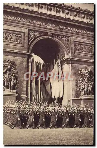Cartes postales Saint Cyriens Defilant devant Le Soldat inconnu Paris