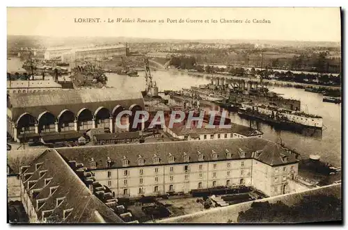 Ansichtskarte AK Lorient Le Waldeck Rousseau au port de guerre et les chantiers de Caudan Bateaux