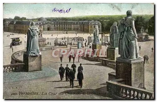 Ansichtskarte AK Versailles La Cour Du Chateau et la caserne du genie