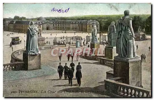 Cartes postales Versailles La Cour Du Chateau et la caserne du genie