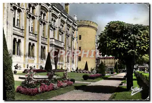 Cartes postales moderne Angouleme Jardins De I&#39Hotel De Ville et tour de Marguerite de Valois