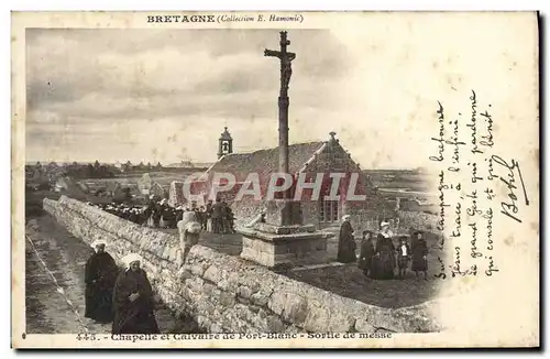 Ansichtskarte AK Bretagne Chapelle Et Calvaire De Port Blanc Sortie de messe