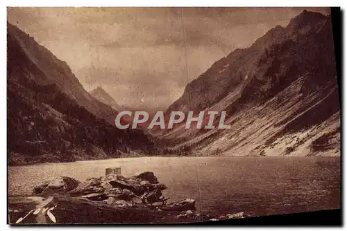 Cartes postales Cauterets environs Le lac de Gaube Au fond Le Vignemale