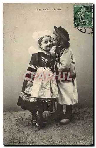 Ansichtskarte AK Apres la bataille Enfants Folklore Bretagne