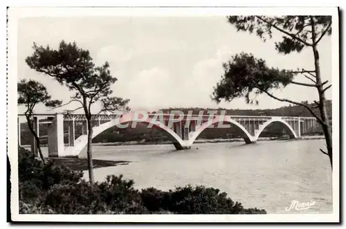 Cartes postales moderne De Brest a Plougastel Le beau pont moderne enjambe l'Elorn avec ses 3 arcs