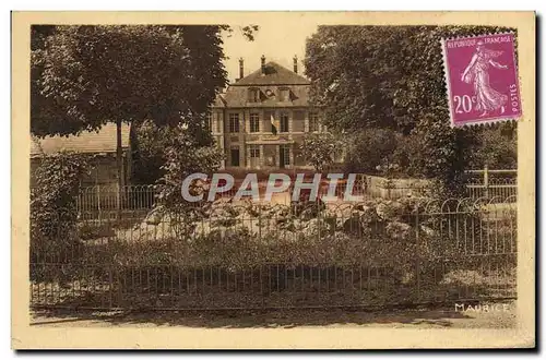 Cartes postales Gournay sur Marne Le puits Artesien La mairie Chateau louis XIII