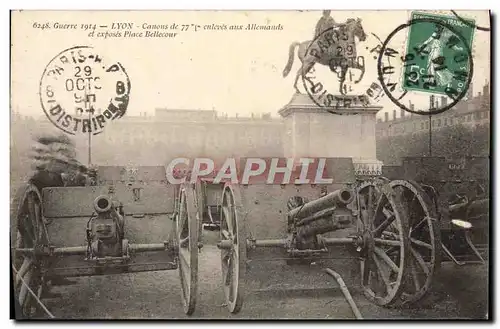 Cartes postales Lyon Canons de 77mm enleves aux Allemands et exposes Place Bellecour Militaria