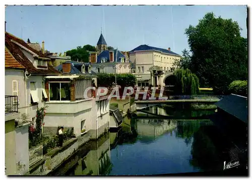 Moderne Karte Le Berry Vierzon Les bords de l&#39Yevre Au fond le clocher de Notre Dame l&#39hotel de ville et