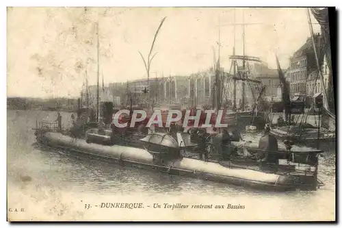 Cartes postales Dunkerque Un Torpilleur Rentrant Aux Bassins