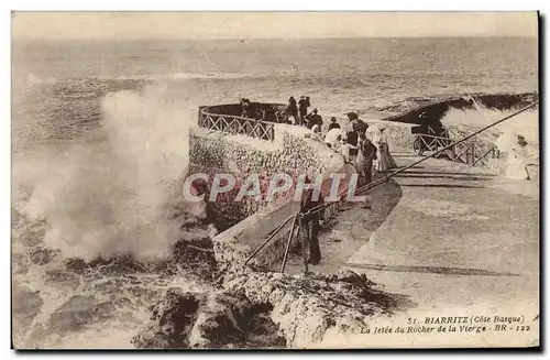 Cartes postales Biarritz La jetee du rocher de la vierge