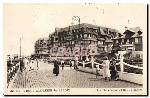 Cartes postales Trouville Reine des Plages Les Planches Vers L'Hotel Flaubert