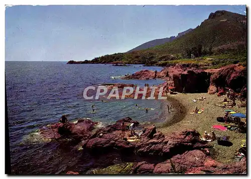 Cartes postales moderne La Corniche D&#39or entre le Travas et Saint Raphael Calanque aux rochers rouges et sa plage