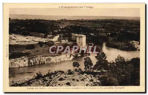 Cartes postales Vallee du Gard A travers les Derniers contreforts des Cevennes et les premieres garrigues