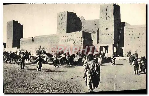 Cartes postales moderne Maroc Chars De Combat Devant Un Ksar Tank Militaria