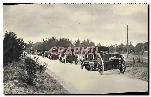 Cartes postales Batterie De 75 Tractee Par Autos Chenilles Militaria