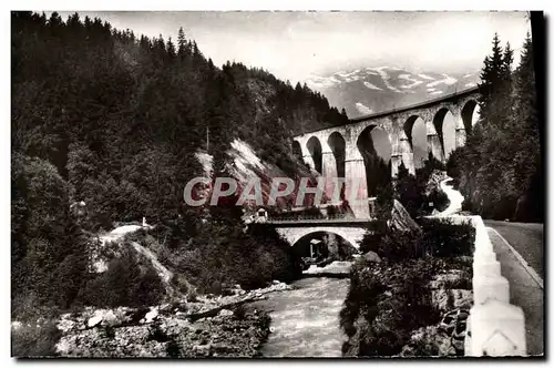 Cartes postales moderne Chamonix Massif du Mont Blanc La route de Chamonix au Fayet aux ponts de Sainte Marie