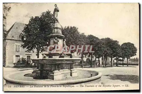 Cartes postales Nevers La fontaine de la Place de la Republique