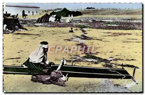 Cartes postales moderne La Kabylie Tissage Des Bandes de tissus servant a la confection des tentes