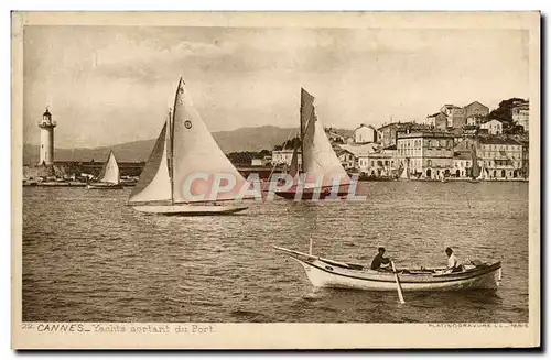 Cartes postales Cannes Yachts Sortant Du Port Phare Bateau