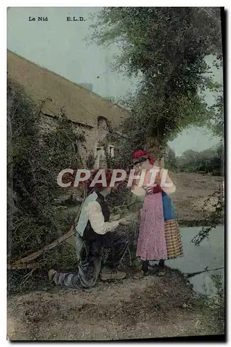 Ansichtskarte AK Fantaisie Femme Le nid Folklore