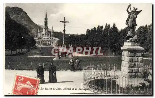 Cartes postales Lourdes La Statue de Saint Michel et la Basilique