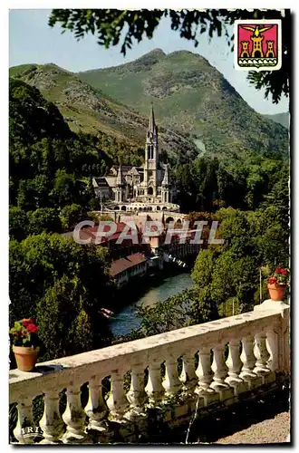 Cartes postales moderne Lourdes La Basilique et le Gave