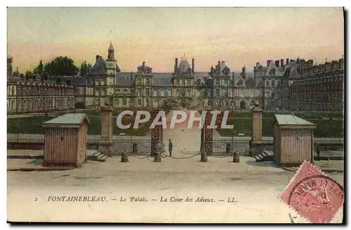 Cartes postales Fontainebleau Le Palais La Cour des Adieux