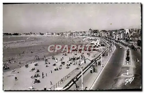 Cartes postales moderne Les Sables D&#39Olonne Le Remblai et la plage