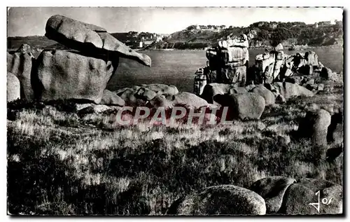 Cartes postales moderne De Perros Ploumanach Les Etranges rochers de la Cote