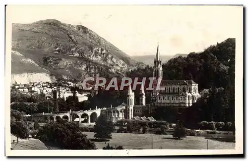 Cartes postales Lourdes La Basilique et le Pic du Jer