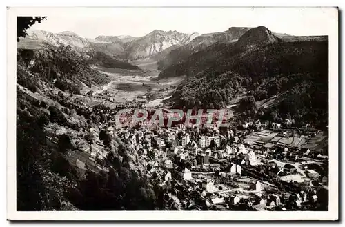 Cartes postales moderne Mont Dore Les Bains Vue generale de la ville Au centre le Puy de Sancy