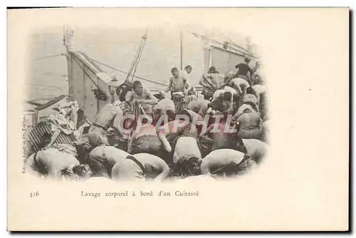 Cartes postales Bateau Guerre Lavage corporel a bord d&#39un cuirasse