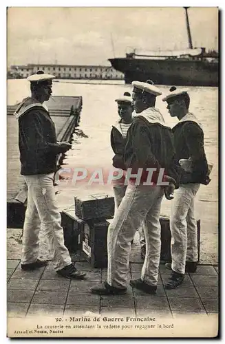 Cartes postales Bateau Guerre Marine de guerre La causerie en attendant la vedette pour regagner le bord