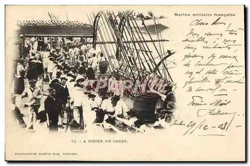 Cartes postales Bateau Guerre a hisser un canot