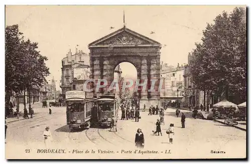 Ansichtskarte AK Tramway Train Bordeaux place de la Victoire Porte d&#39Aquitaine