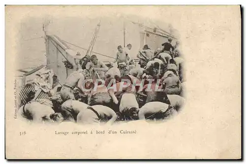 Cartes postales Bateau Guerre Lavage corporel a bord d&#39un cuirasse